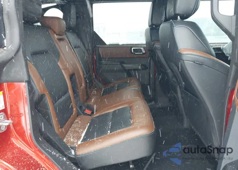 2024 Ford Bronco Outer Banks z USA, uszkodzony, nr VIN 1FMEE8BP5RLA66485